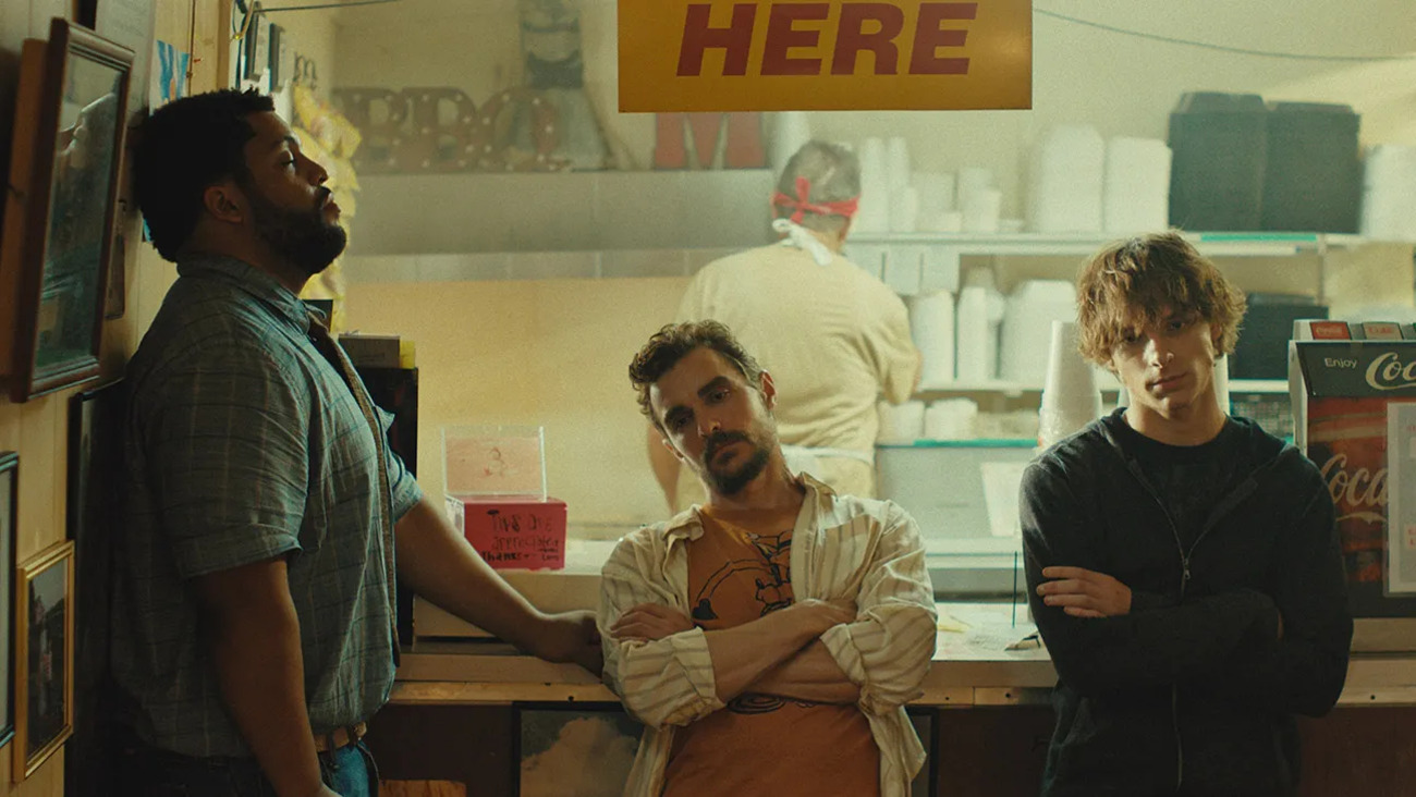 Idiotas, comédia com Dave Franco e Mason Thames, estreia em 03 de setembro