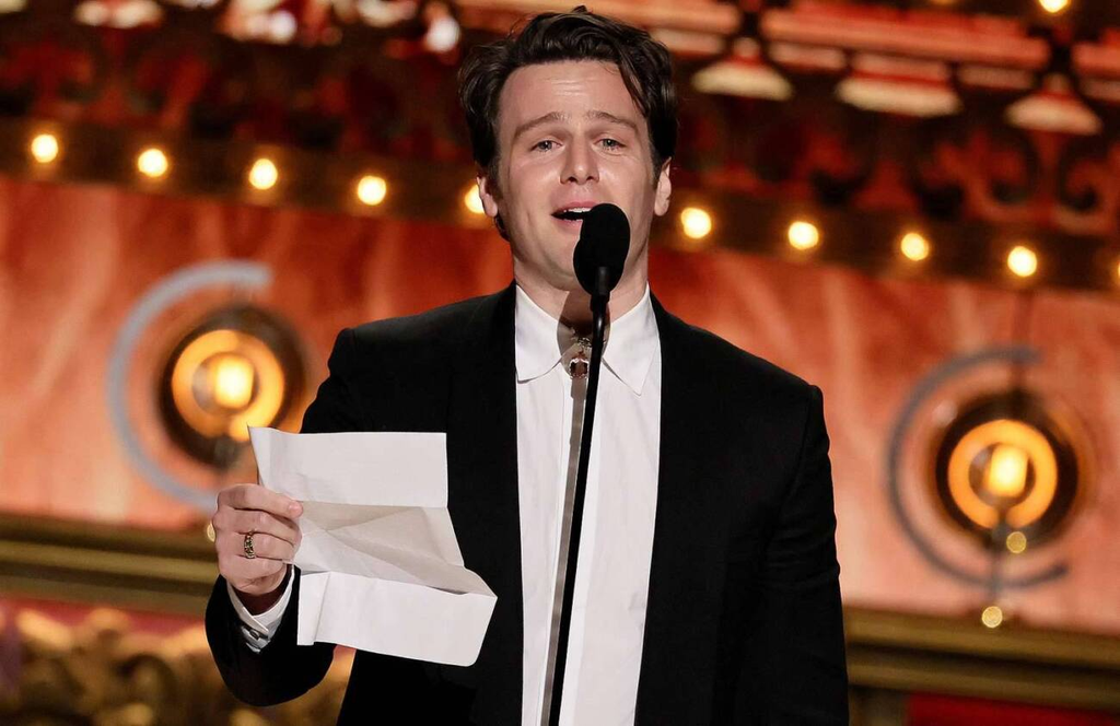 Jonathan Groff